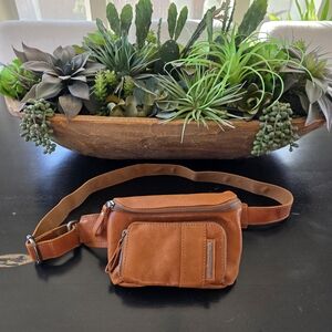 Spikes & Sparrow Fanny Pack - LIKE NEW!